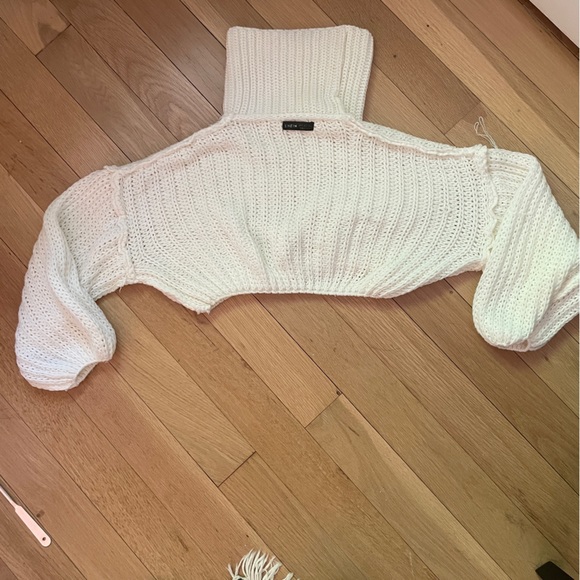 SHEIN Chunky Cropped Slouchy Turtleneck White Sweater - Size Small - Picture 5 of 8